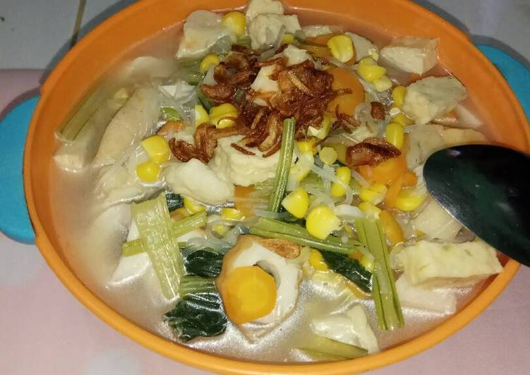 Soup baso ikan campur