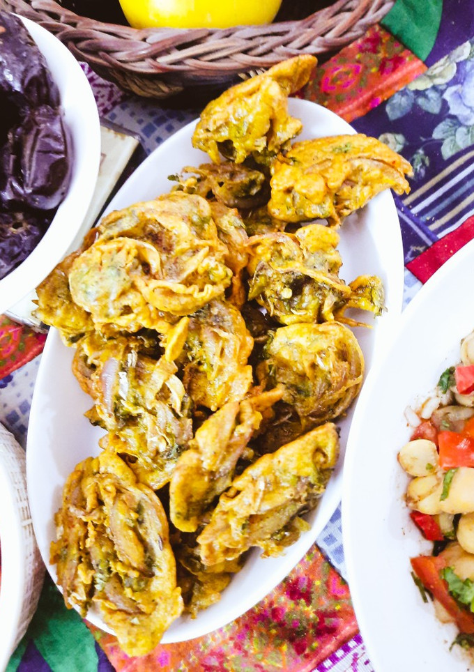 A picture of Onion and Cabbage Pakoray.