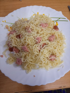 A picture of Indomie and smokie.