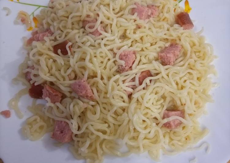 Simple Way to Cook Appetizing Indomie and smokie