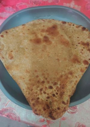 A picture of Mango pickle paratha.