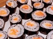 Une photo de riz à sushi