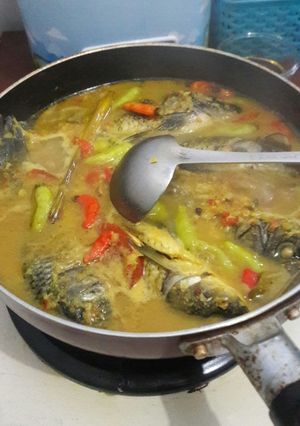 Foto resep Pindang ikan mas asam pedas ala momy