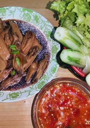 รูปของ ปีกไก่กลางผ่าครึ่งต้มน้ำปลา