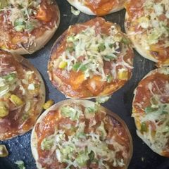 Mini pizza A picture of Mini pizza.