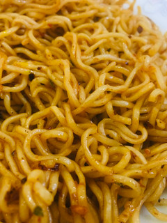 இரண்டே நிமிடத்தில் காரசாரமான மேகி...! (Spicy Maggi Just in 2 Minutes recipe in tamil) செய்முறை முக்கிய புகைப்படம்