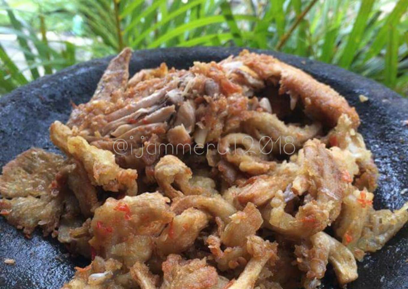 Cara Gampang Menyiapkan Sambel Geprek Jamur dan Ayam Krispi, Lezat
