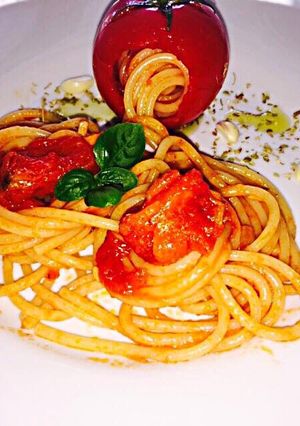 O poză a rețetei Spaghete cu sos de roșii.