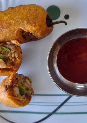 तीखा चटपटा मिर्ची बड़ा(Tikha chatpata mirchi vada recipe in Hindi) रेसिपी मुख्य फोटो