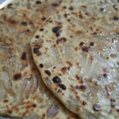 A picture of Onion Parantha.