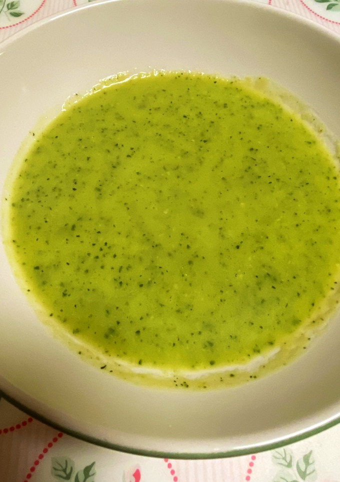 Una foto de Crema de calabacín ligera