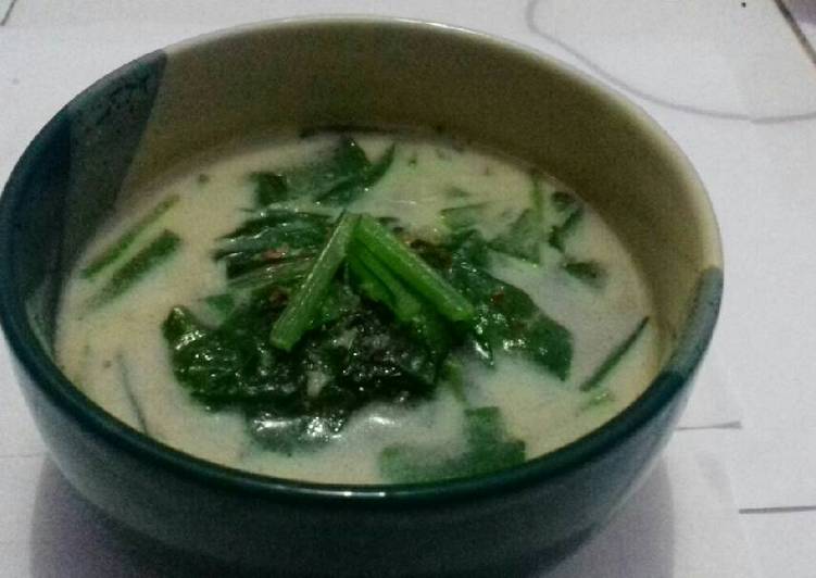 Bagaimana Menyiapkan Sayur Bobor Sawi, Sempurna