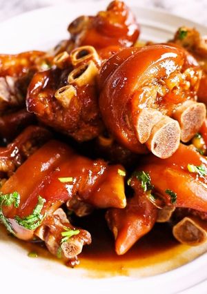 冰糖滷豬腳(電鍋版) 的食譜成品照片
