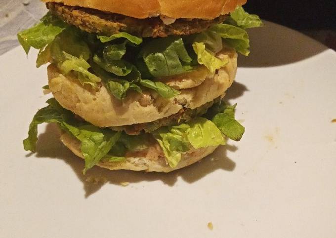 Hamburguesas de arveja tipo Big Mac Receta de La Mesita De Eli- Cookpad