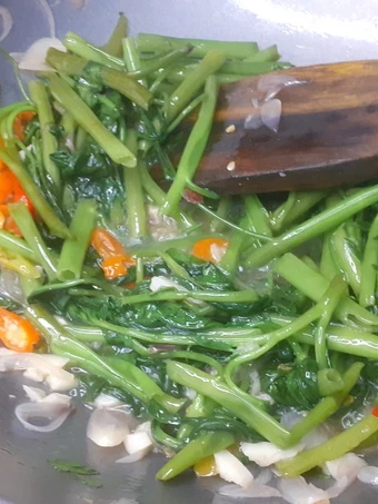Cara Mudah Membuat Resep Tumis kangkung saus tiram yang Bikin Ngiler Anti Ribet, Lezat Sekali