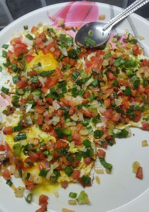 हाफ फ्राई अंडा (half fry anda recipe in Hindi) रेसिपी मुख्य फोटो