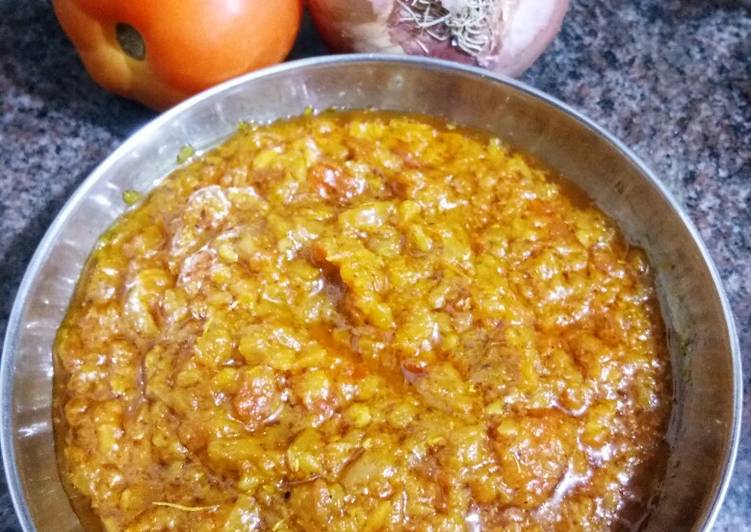 How to Make Any-night-of-the-week Onion tomato chutney