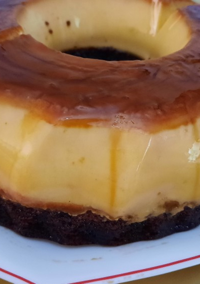 Una foto de Bizcoflan casero con sabor de chocolate muy delicioso