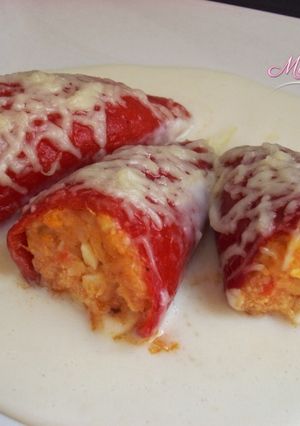 Una foto de Piquillos con bacalao y bechamel