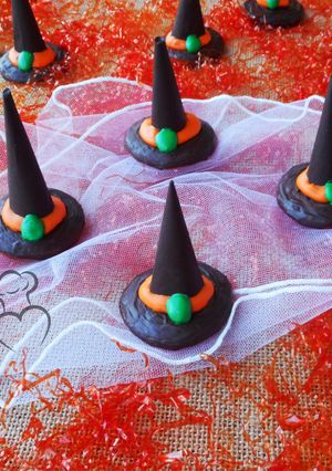 Una foto de Gorros de bruja de chocolate