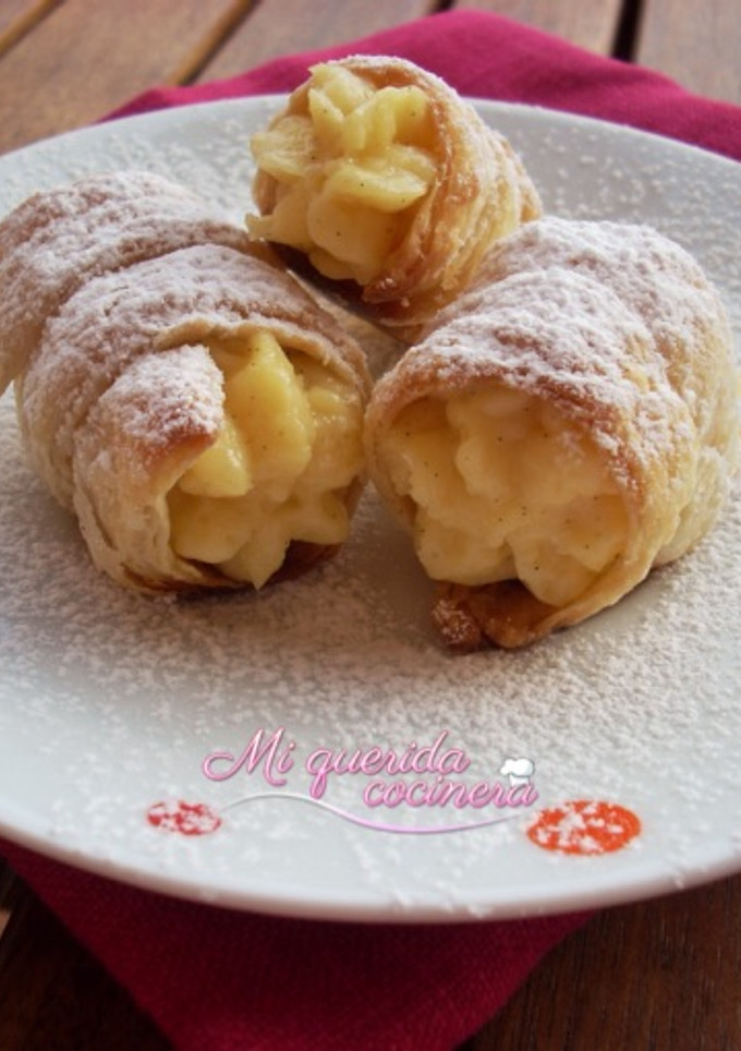 Una foto de Pastelitos de hojaldre con crema de vainilla