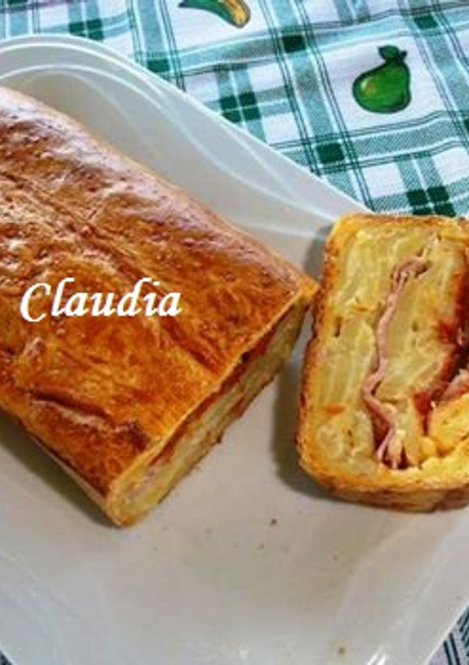 Una foto de Empanada de tortilla de patata con jamón (sin gluten)