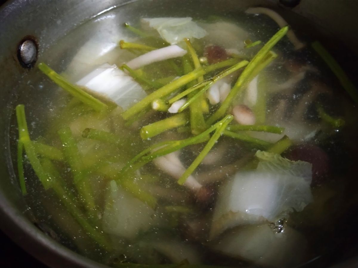 Canh rau muống thịt bò