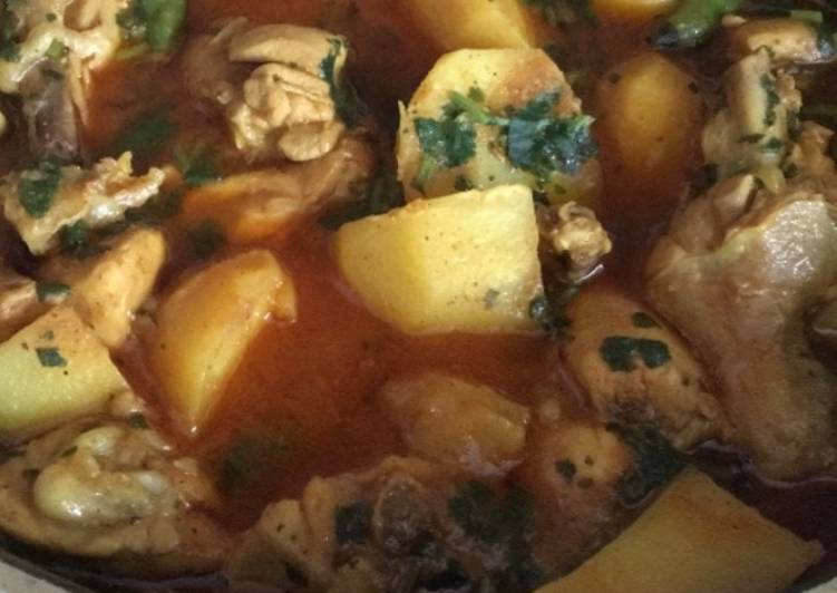Recipe of Speedy Chicken Aloo curry
