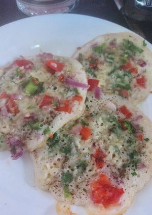 A picture of ચીઝી ઉત્તપમ (cheesy uttapam recipe in gujarati).