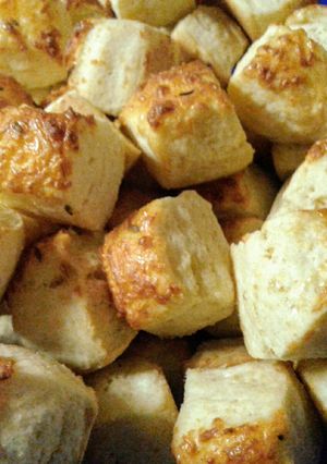 Tejfölös-sajtos sütőporos pogácsa recept fotója