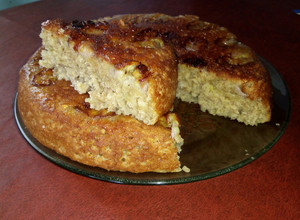 Una foto de Torta húmeda de banana y avena