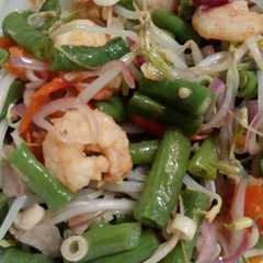 A picture of Udang sayur sambal matah.