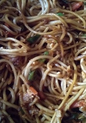 A picture of Chowmein.