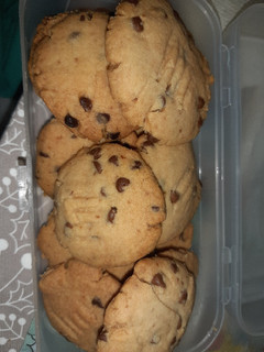 Una foto de 🍪Galletas de mantequilla y pepitas de chocolate🍫