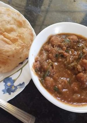 A picture of Chole puri.