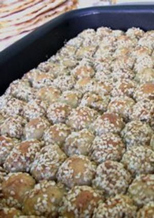 صورة لوصفة طريقة عمل خلية النحل المحشوة بالتمر
