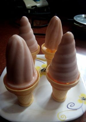 A picture of Coconut Icecream.