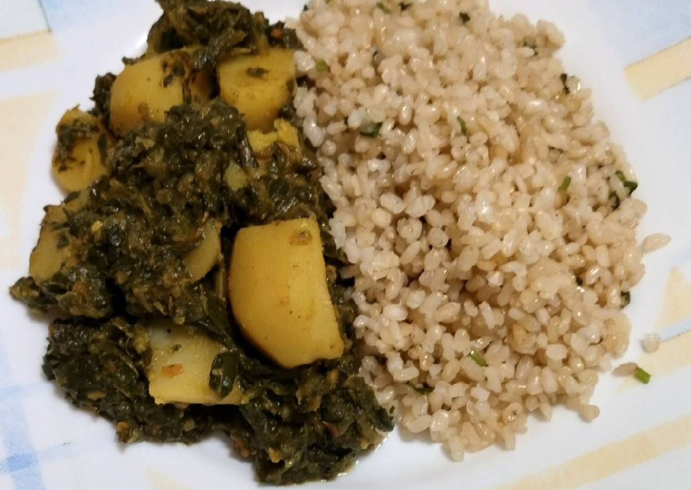 Saag Aloo. Patatas con espinacas
