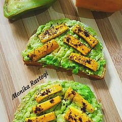 A picture of Zucchini Avocado Sandwich.