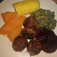 A picture of Mushrooms Creamed spinach.