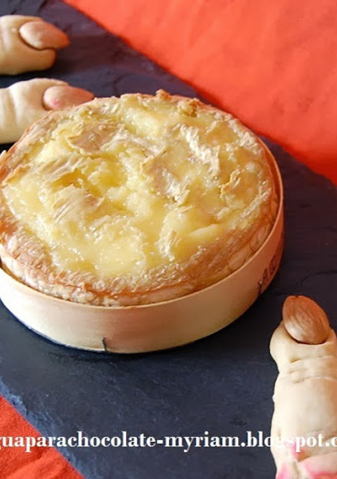 Una foto de Dedos de bruja con queso camembert