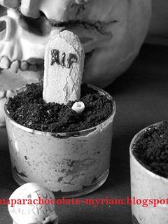 Una foto de Tumbas Halloween de mousse de choco