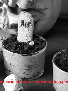 Una foto de Tumbas Halloween de mousse de choco