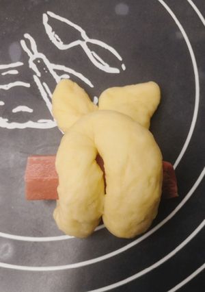 【如何製作兔仔造型的麵包】： 的食譜成品照片