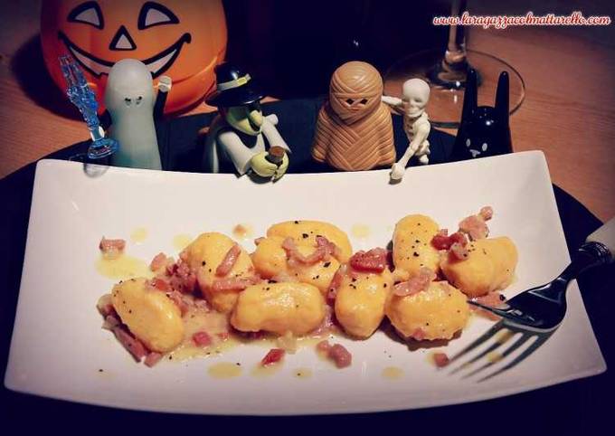Foto principal de Gnocchi de batata y almendra con jamón y salvia