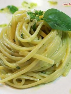 Una foto de Pasta al pesto genovés