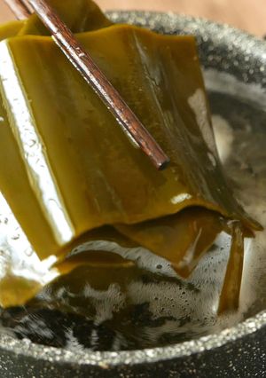 【影片】30秒學懂做 昆布鰹魚高湯 的食譜成品照片