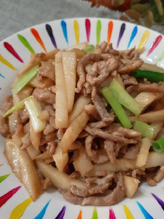 竹筍炒肉絲 的食譜成品照片