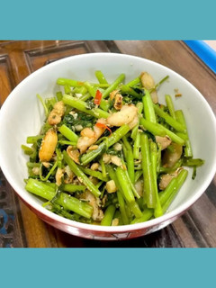 蒜香辣炒明太子蟹肉空心菜 簡單秒上桌🦀️ 的食譜成品照片