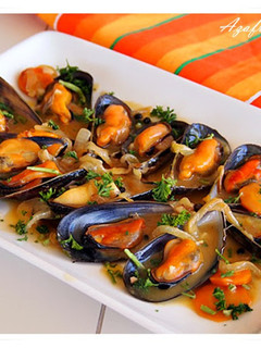 Una foto de Mejillones con salsa de vino